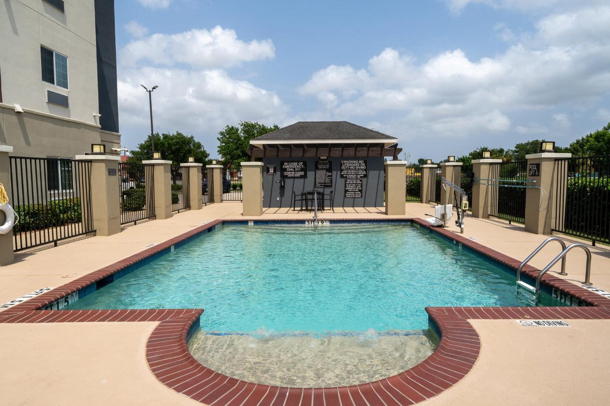 Candlewood Suites Deer Park By Ihg Exterior foto